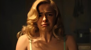 Monstro: A História de Ed Gein domina o topo global da Netflix por duas semanas seguidas